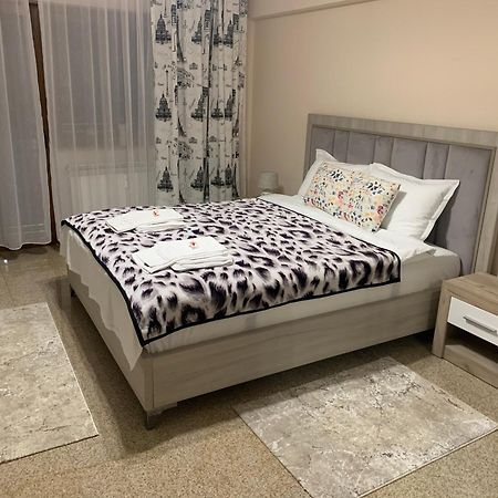 Minerva Ultracentral Apartment ไกรโอวา ภายนอก รูปภาพ