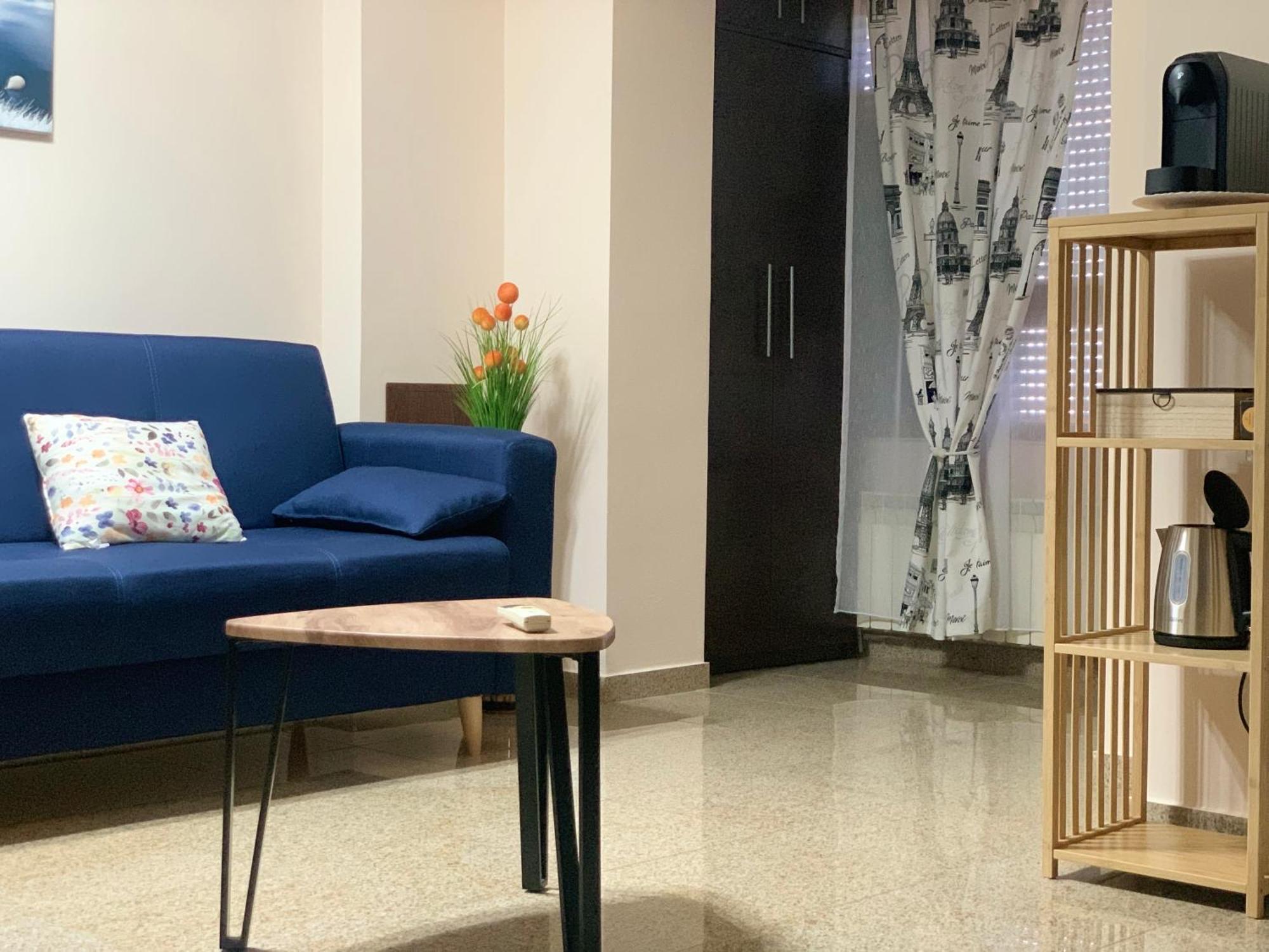 Minerva Ultracentral Apartment ไกรโอวา ภายนอก รูปภาพ